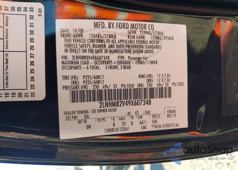 2009 Lincoln Town Car Signature Limited z USA, uszkodzony, nr VIN 2LNHM82V49X607348